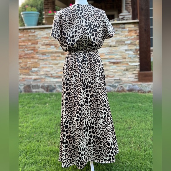 B15 TAHARI, ARTHUR S. LEVINE DRESS SIZE 14.  BUST:22”, Waist:17.5” Length:50”. - Picture 6 of 14